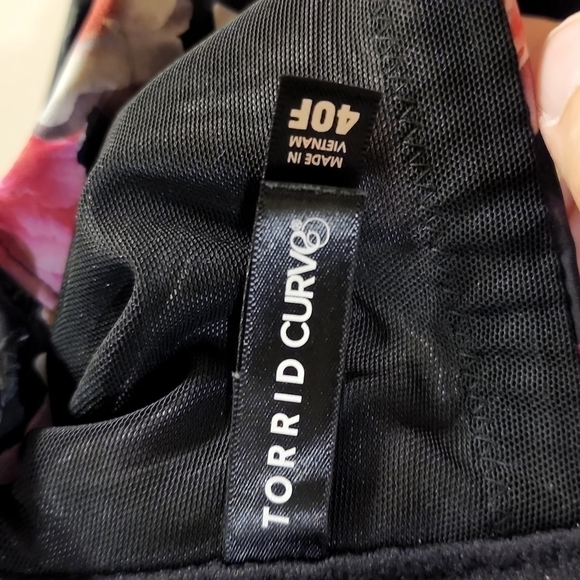 Torrid Curves Full Coverage Floral Bra - Picture 7 of 8